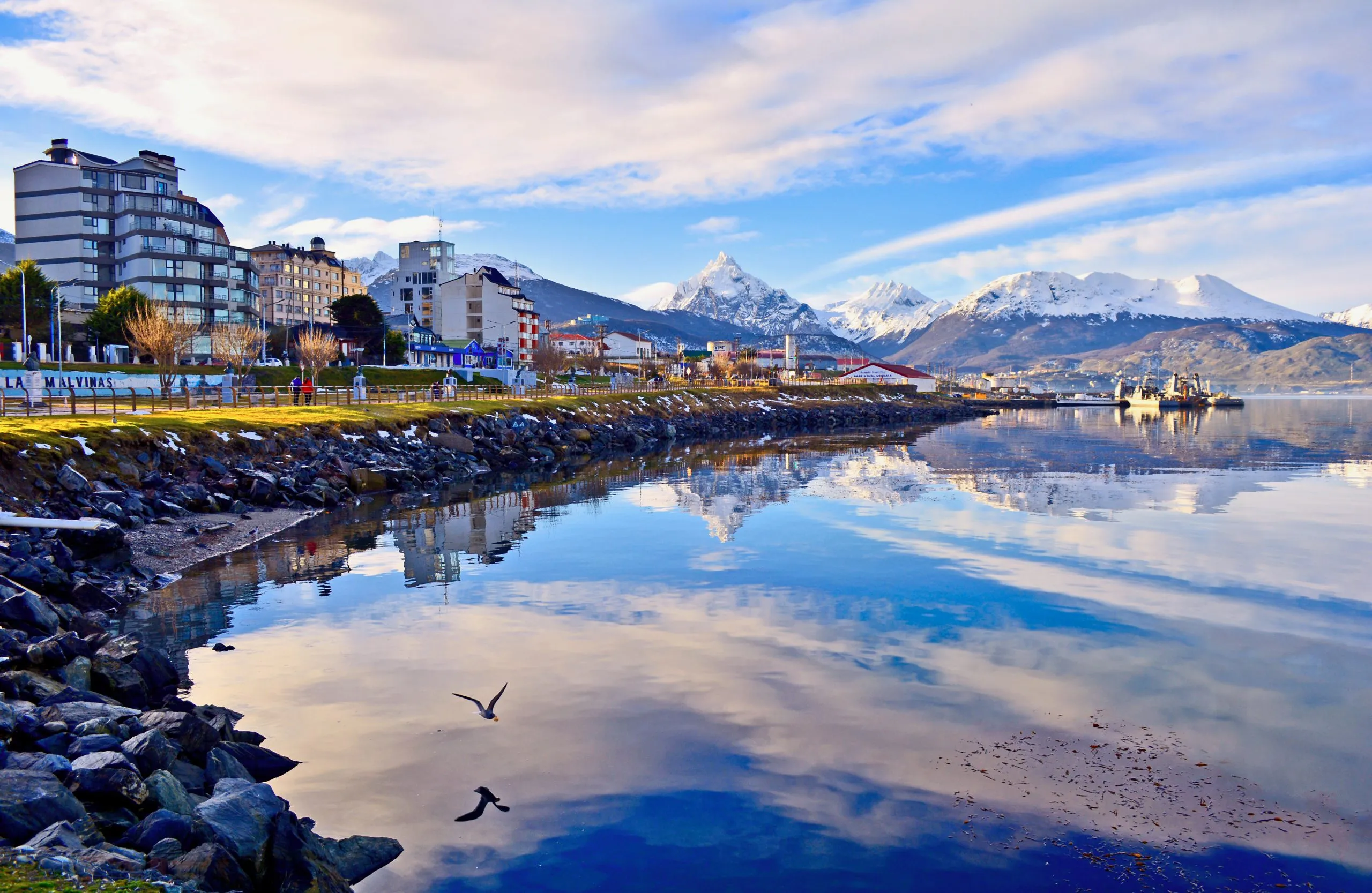 images of the city of ushuaia